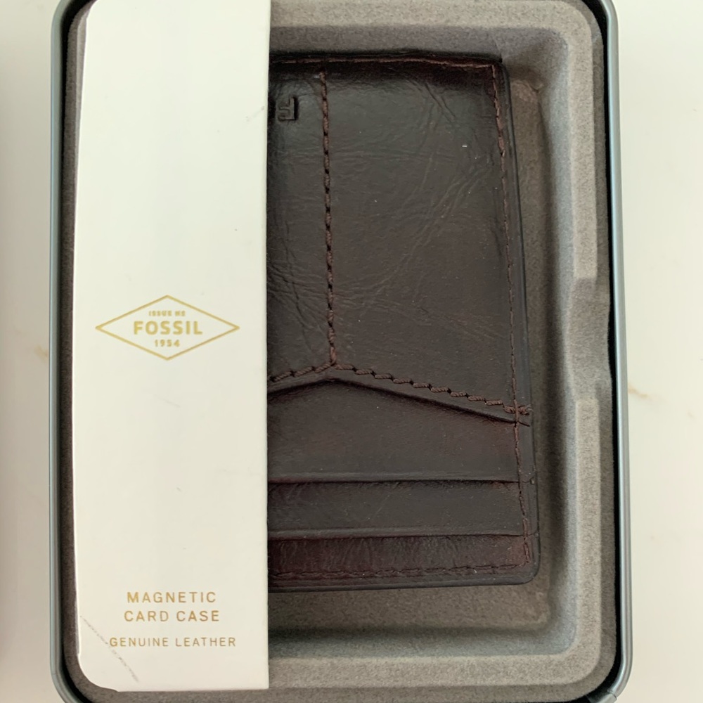 Fossil Mens Magnetic Card Case NEW In Metal Box